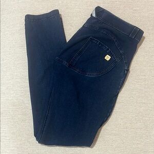 Freddy “booty lift” legging jeans in Dark Denim - Ultimate Stretch-Size Medium